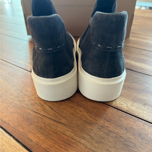 NWT Dolce Vita suede booties sz 7.5 gray - Picture 3 of 4